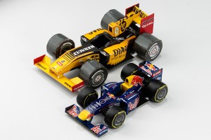 RENAULT R30 papercraft and RedBull RB7 made by iModela