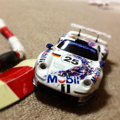 マシンはPorsche911 GT1